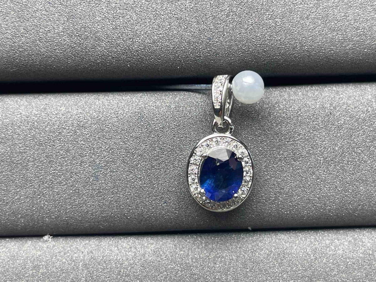 A817 Blue Sapphire Pendant