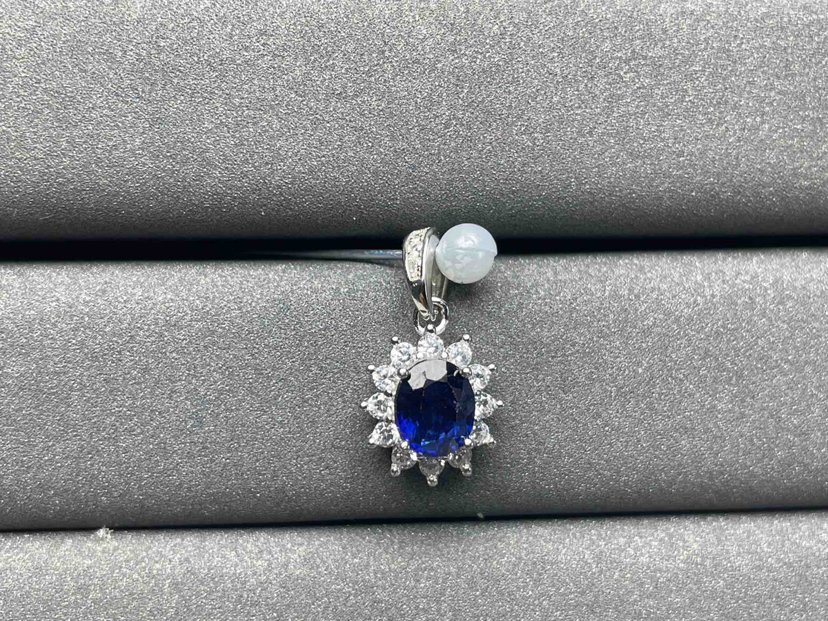 A820 Blue Sapphire Pendant