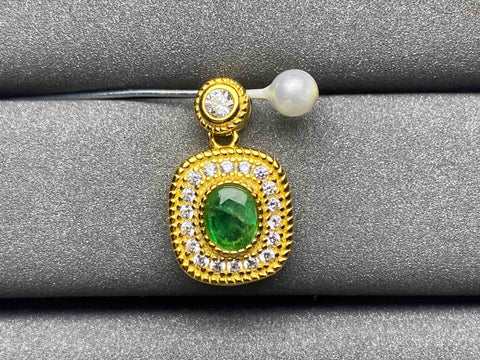 A85 Emerald Pendant