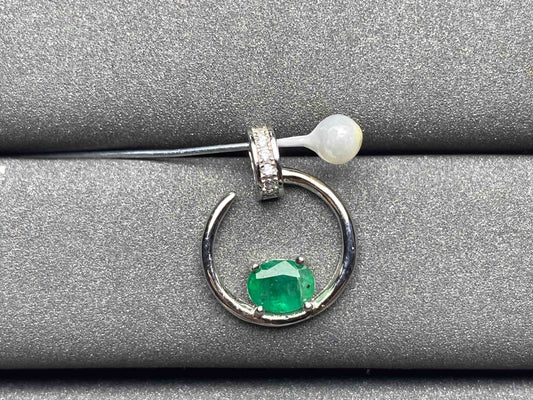 A86 Emerald Pendant
