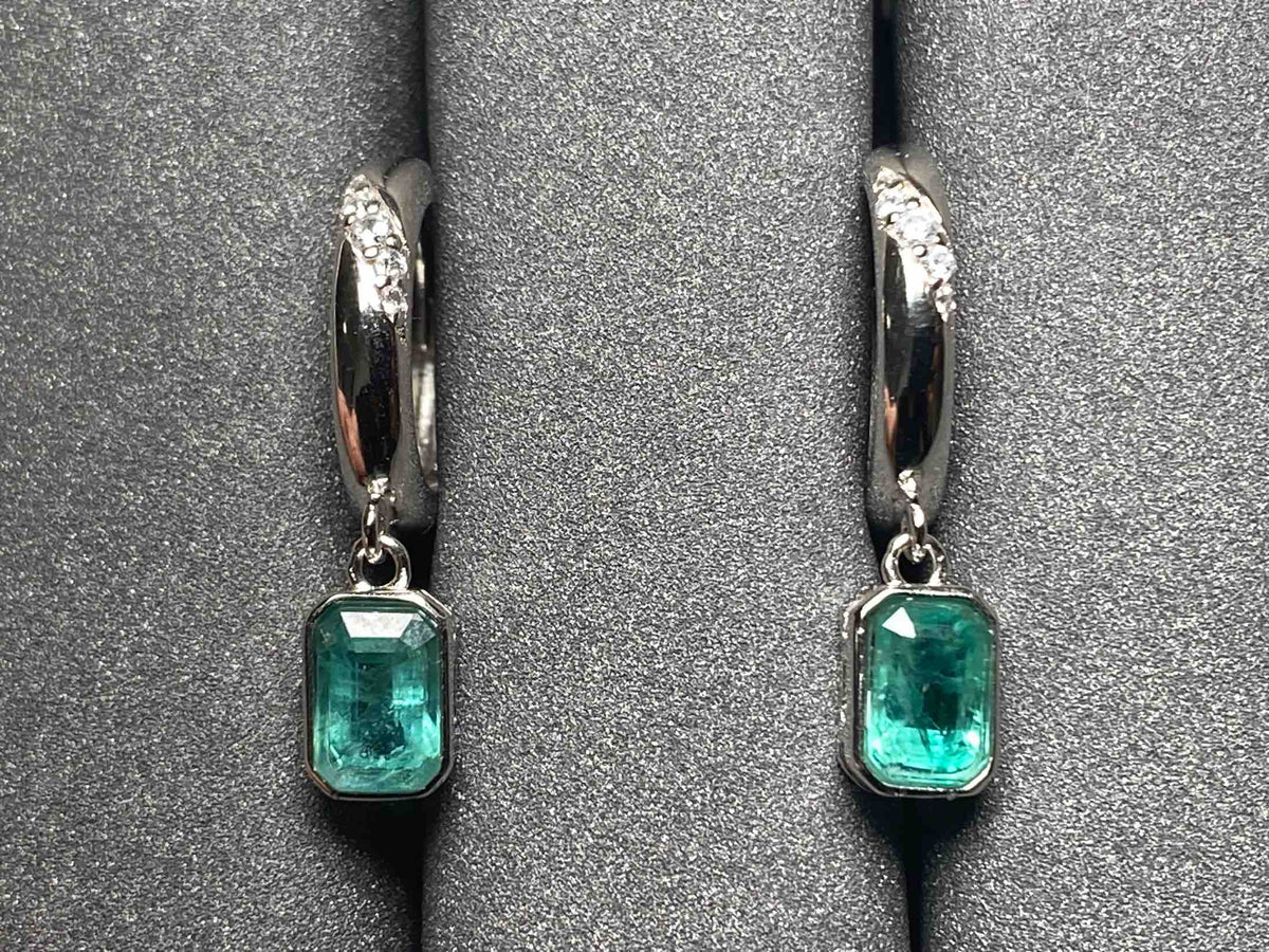 2671 Emerald Earrings