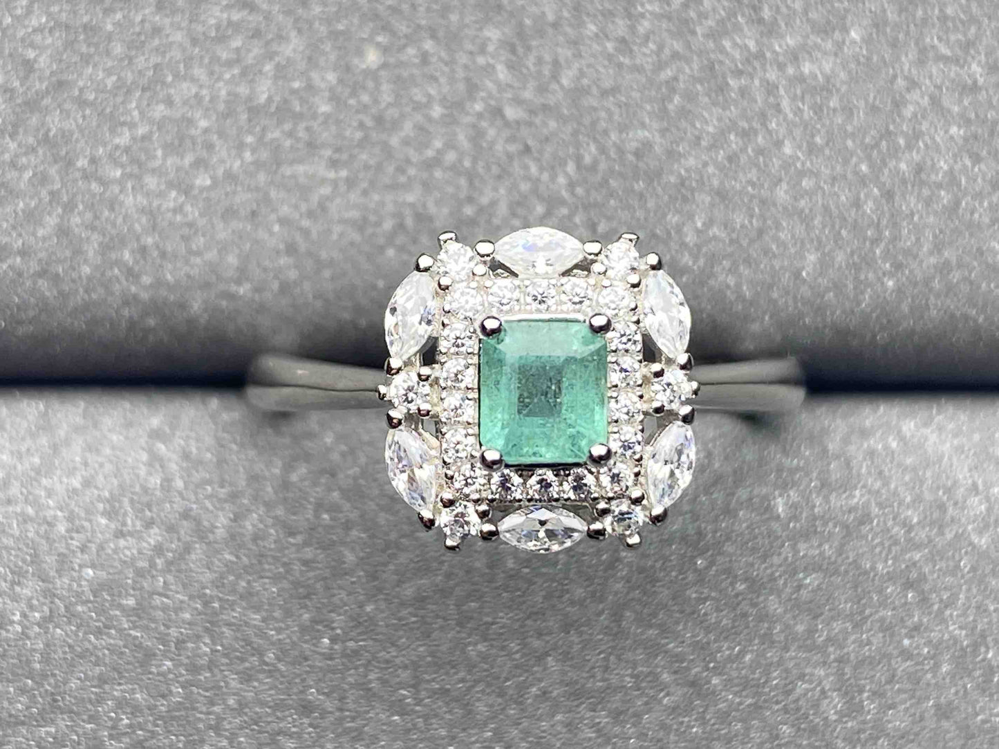 3374 Emerald Ring