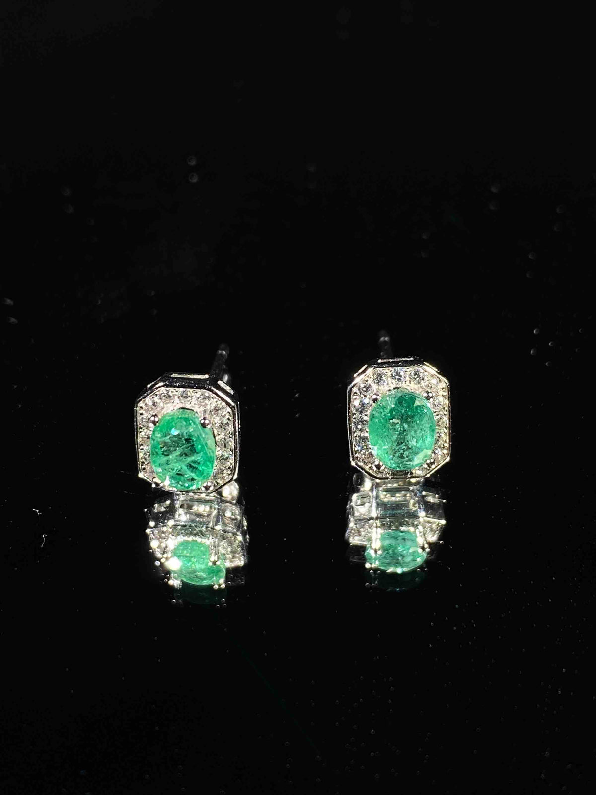 4502 Emerald Earrings