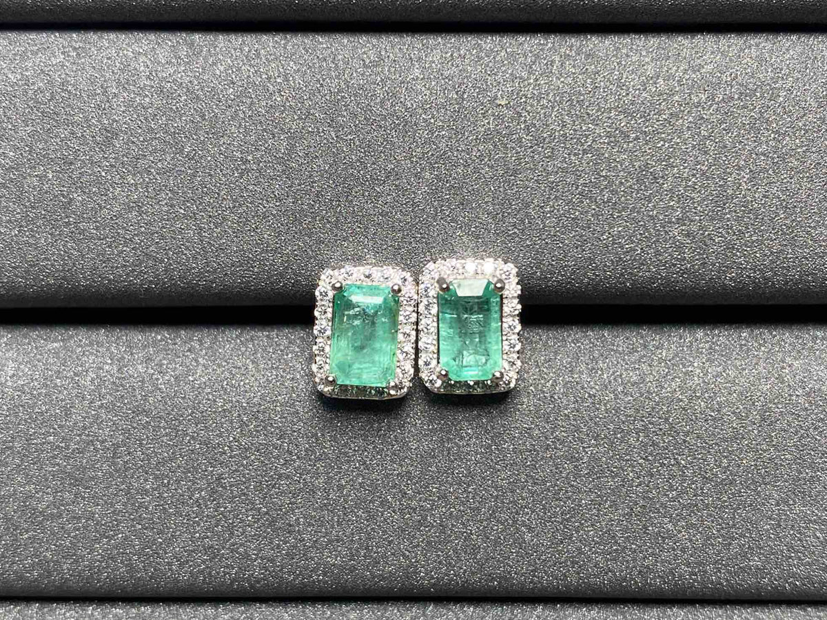 2485 Emerald Earrings