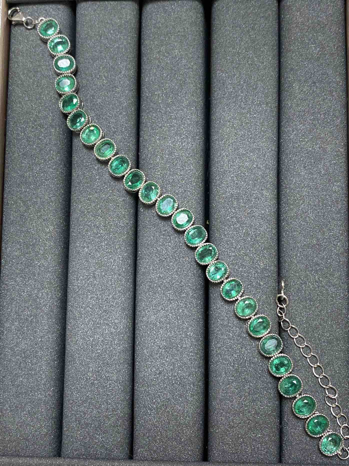 2377 Emerald Bracelet