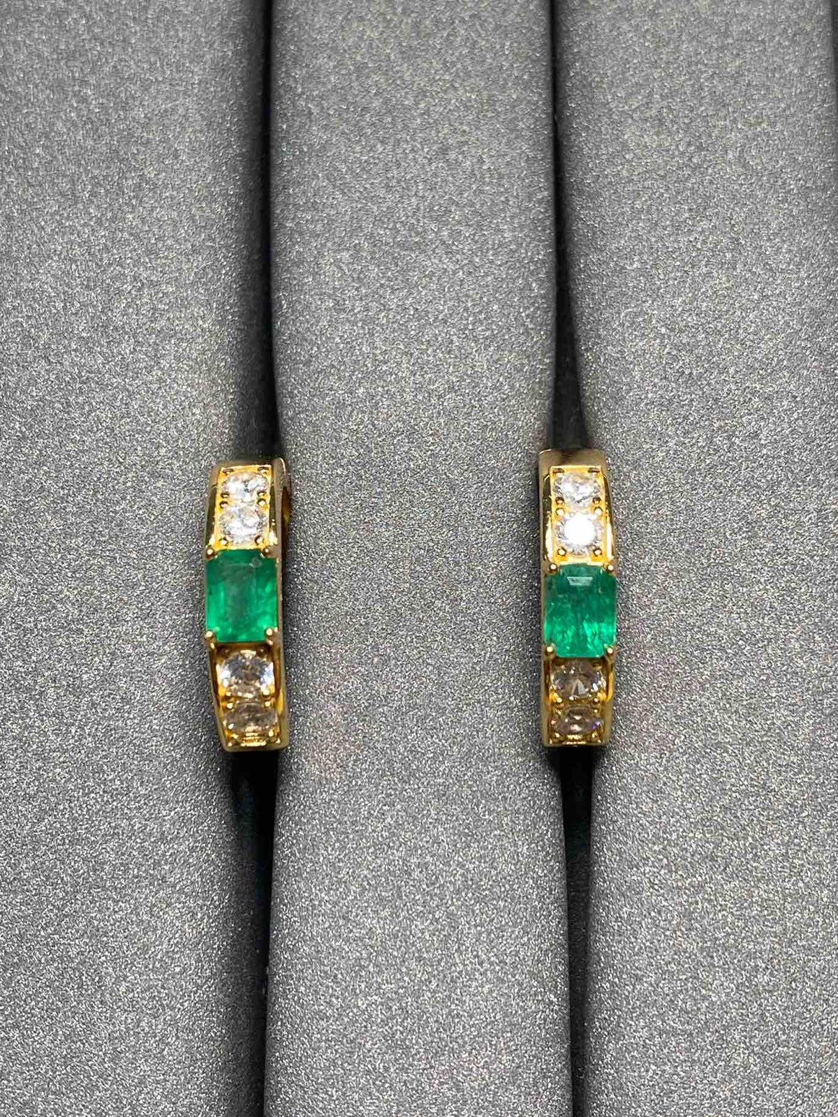 2573 Emerald Earrings